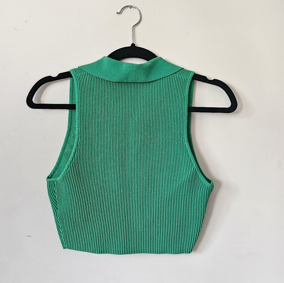 Aritzia Babaton Sculpt Knit Polo Top. Size M - Picture 3 of 6